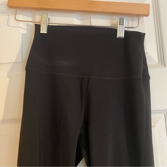 Alo Yoga High Waisted Ripped Warrior Leggings Size XSmall,m - Picture 4 of 7